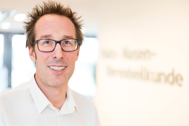 Dr. med. (-)Stephan Sodeur